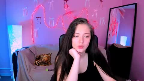 Snapshot of miki_nikki chatting on March 19, 2026, 6:39 am Miki online show from March 19, 2026, 6:39 am