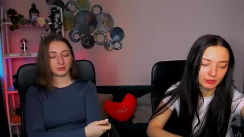 Snapshot of miki_nikki chatting on March 25, 2026, 6:52 am Miki online show from March 25, 2026, 6:52 am