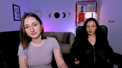 Snapshot of miki_nikki chatting on March 30, 2026, 5:41 am Miki online show from March 30, 2026, 5:41 am