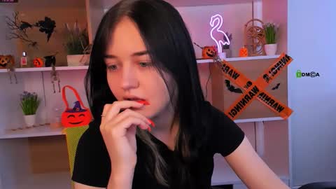 miki_ti online show from October 30, 2025, 9:22 am