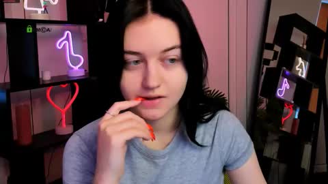 miki_ti online show from November 19, 2025, 12:16 pm