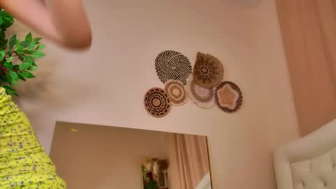 mikka_blush online show from April 28, 2026, 2:27 am