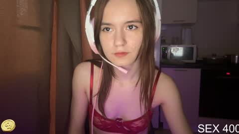 MikkiLina online show from May 28, 2026, 3:42 pm