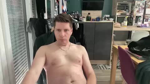 Snapshot of miklp8463 chatting on March 11, 2026, 9:37 am miklp8463 online show from March 11, 2026, 9:37 am