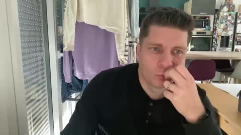 Snapshot of miklp8463 chatting on March 30, 2026, 11:44 am miklp8463 online show from March 30, 2026, 11:44 am