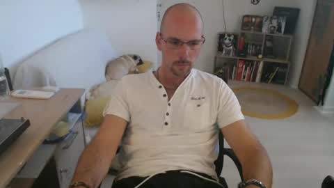 mikmik91 online show from September 18, 2025, 2:41 pm