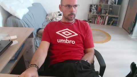 mikmik91 online show from October 10, 2025, 9:08 am