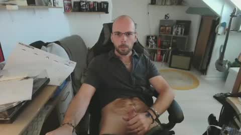 mikmik91 online show from June 17, 2026, 3:35 pm