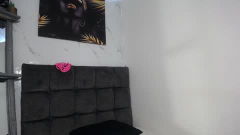 Snapshot of mikoto_urab chatting on December 7, 2024, 4:03 pm Mikoto Urb online show from December 7, 2024, 4:03 pm