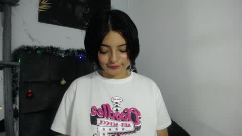 Snapshot of mikoto_urab chatting on December 17, 2024, 7:15 pm Mikoto Urb online show from December 17, 2024, 7:15 pm