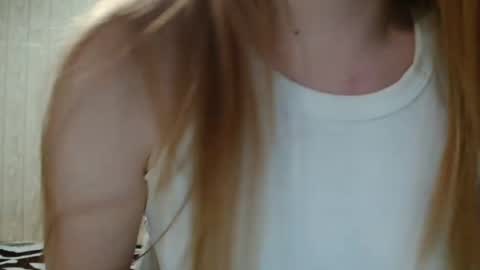 miku_sanders2 online show from February 6, 2025, 10:21 pm