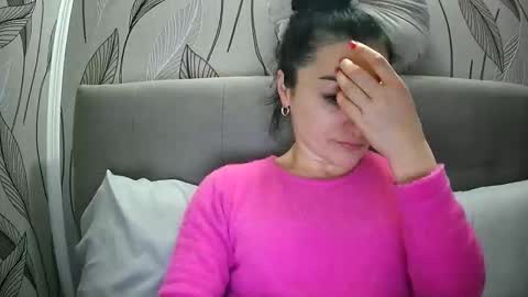 Snapshot of mikyloveu chatting on October 16, 2025, 5:03 pm Mikyloveu online show from October 16, 2025, 5:03 pm