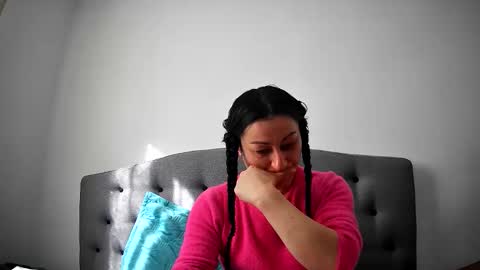 Mikyloveu online show from October 21, 2025, 11:22 am