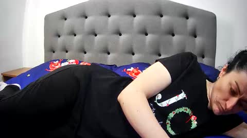 Snapshot of mikyloveu chatting on April 1, 2026, 2:14 pm Mikyloveu online show from April 1, 2026, 2:14 pm