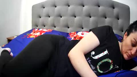 Snapshot of mikyloveu chatting on April 6, 2026, 2:51 pm Mikyloveu online show from April 6, 2026, 2:51 pm