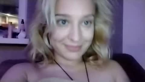 Mila 420 online show from October 10, 2025, 5:45 pm