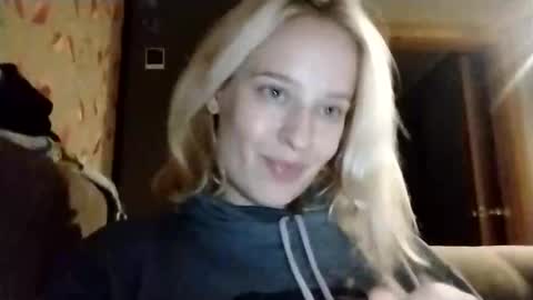 Mila 420 online show from November 15, 2025, 9:32 pm