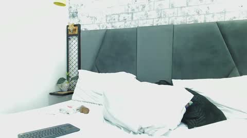 mila_adamss online show from March 12, 2025, 1:51 pm