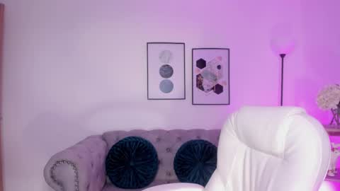 Snapshot of mila_blaze chatting on November 2, 2025, 2:47 am mila_blaze online show from November 2, 2025, 2:47 am