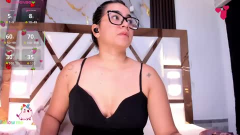 Snapshot of mila_clum chatting on April 19, 2026, 5:34 pm Camila online show from April 19, 2026, 5:34 pm