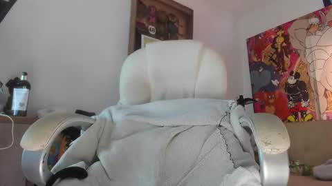 Snapshot of mila_dash chatting on October 2, 2025, 11:50 am Mila Dash online show from October 2, 2025, 11:50 am