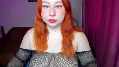 Snapshot of mila_foxxxy chatting on September 18, 2025, 8:05 am Mila shy sensual person online show from September 18, 2025, 8:05 am