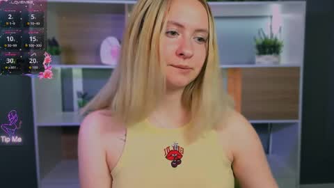 mila_glow online show from April 28, 2026, 2:27 am
