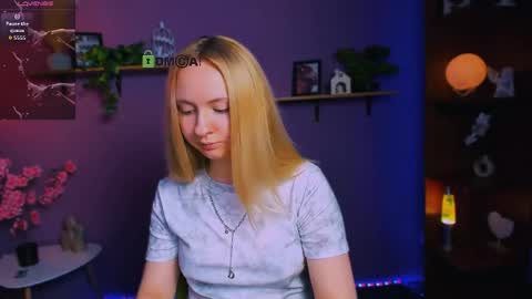 mila_glow online show from May 8, 2026, 7:08 pm