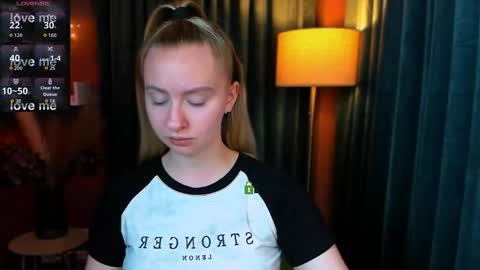 mila_glow online show from May 10, 2026, 6:46 pm