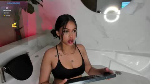 Snapshot of mila_hank chatting on October 7, 2025, 12:57 pm mila_hank online show from October 7, 2025, 12:57 pm