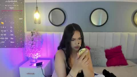 Snapshot of mila_hank chatting on October 23, 2025, 12:15 pm mila_hank online show from October 23, 2025, 12:15 pm