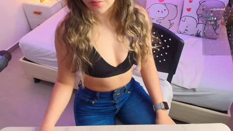 Snapshot of mila_kiitty chatting on January 27, 2025, 11:32 am Milena  online show from January 27, 2025, 11:32 am