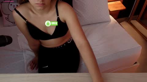 Snapshot of mila_kiitty chatting on February 6, 2025, 3:48 am Milena  online show from February 6, 2025, 3:48 am