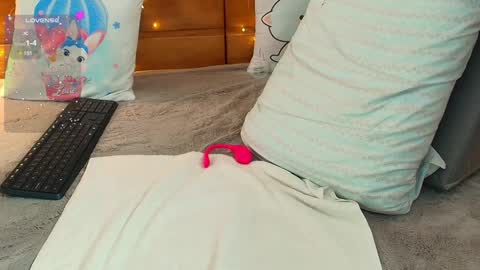 Snapshot of mila_kiitty chatting on March 1, 2025, 9:18 am Milena  online show from March 1, 2025, 9:18 am