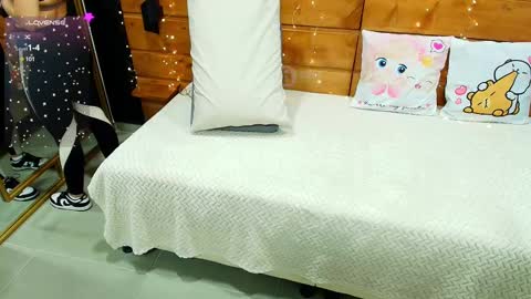 Snapshot of mila_kiitty chatting on March 12, 2025, 11:31 am Milena  online show from March 12, 2025, 11:31 am