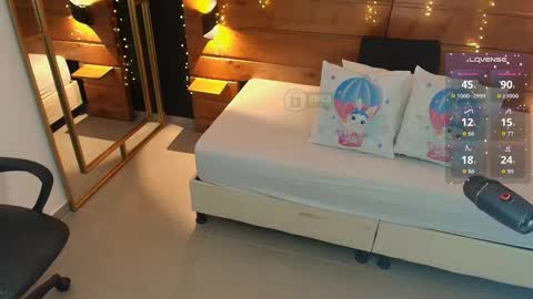 Snapshot of mila_kiitty chatting on September 18, 2025, 10:39 am Milena  online show from September 18, 2025, 10:39 am