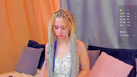 Snapshot of mila_kinor chatting on December 11, 2024, 5:53 am mila_kinor online show from December 11, 2024, 5:53 am