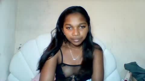 mila_lunah online show from June 17, 2026, 4:59 am