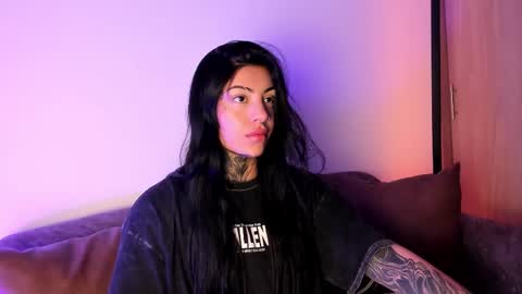     online show from November 5, 2025, 12:21 am