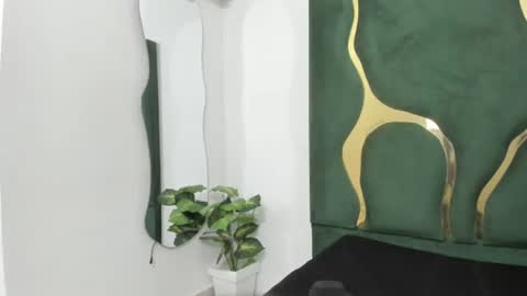 mila_petiteasm online show from July 6, 2026, 12:13 pm