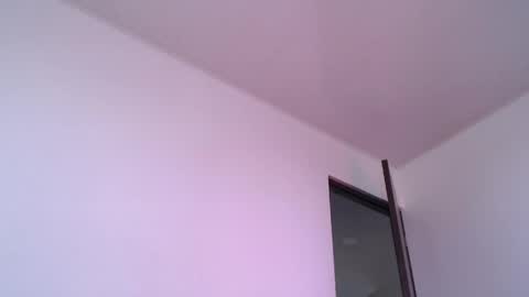 mila_phoenix online show from April 30, 2026, 9:08 pm