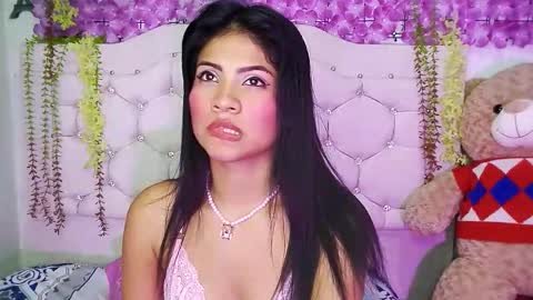 Snapshot of mila_rey25_ chatting on April 6, 2026, 7:09 am laura online show from April 6, 2026, 7:09 am