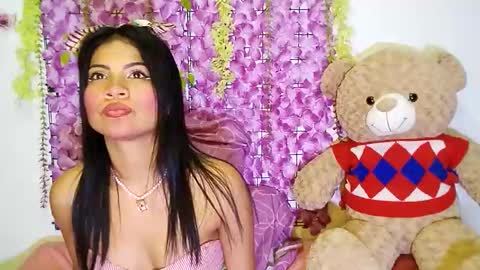 Snapshot of mila_rey25_ chatting on April 11, 2026, 10:08 am laura online show from April 11, 2026, 10:08 am