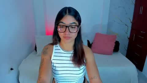 martina online show from April 22, 2026, 1:52 am