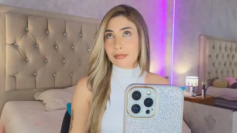 Snapshot of mila_smirnovavk chatting on February 20, 2026, 4:09 am MILA online show from February 20, 2026, 4:09 am