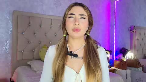 Snapshot of mila_smirnovavk chatting on March 8, 2026, 4:16 am MILA online show from March 8, 2026, 4:16 am