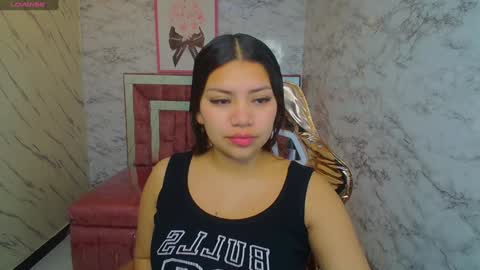 Snapshot of mila_sweet_v chatting on January 20, 2025, 1:00 pm Mila online show from January 20, 2025, 1:00 pm