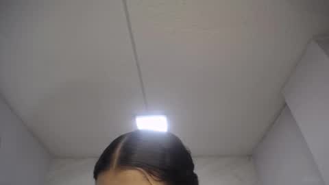 Snapshot of mila_sweet_v chatting on October 3, 2025, 3:14 am Mila online show from October 3, 2025, 3:14 am