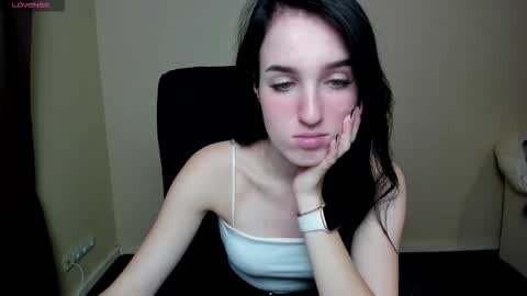 Mila online show from September 24, 2025, 6:50 am