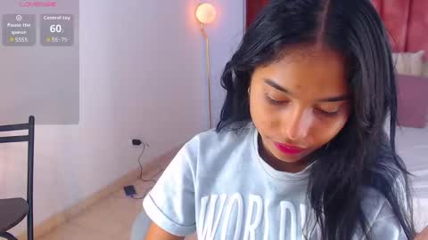 Snapshot of milaa_star chatting on September 25, 2025, 4:05 am milaa_star online show from September 25, 2025, 4:05 am